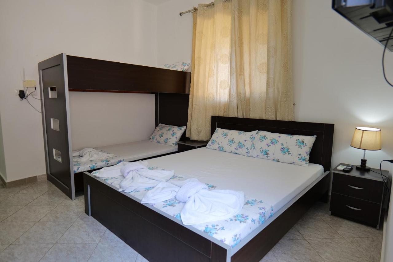 Hotel Panorama Piqeras Екстериор снимка