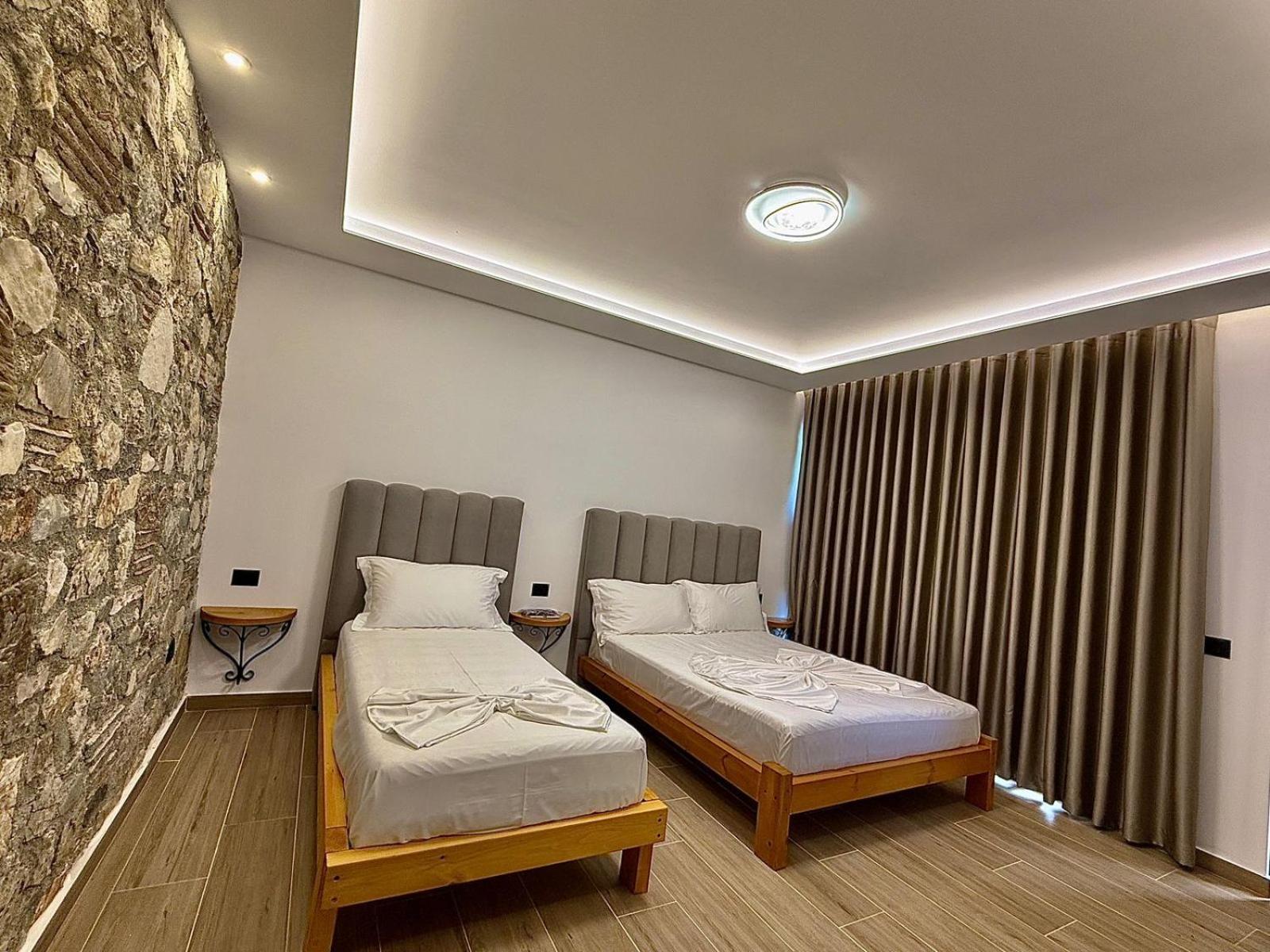 Hotel Panorama Piqeras Екстериор снимка